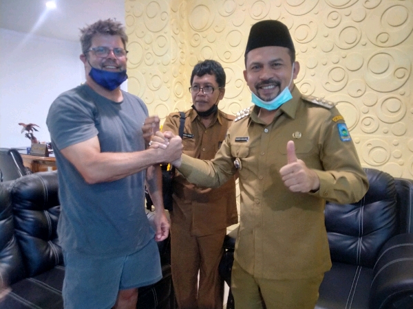 Bupati Dompu Respon Positif Rencana Kejuaraan Surfing Profesional di Lakey