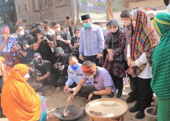 Ikuti Standar Prokes Bupati Se Pulau Sumbawa Presentasikan Potensi Wisata di Hadapan Menparekraf