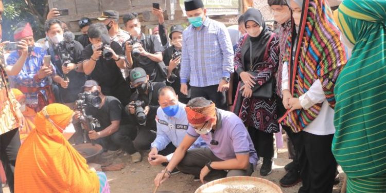Ikuti Standar Prokes Bupati Se Pulau Sumbawa Presentasikan Potensi Wisata di Hadapan Menparekraf