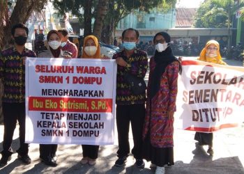 Kasek Diguru Biasakan, Keluarga SMKN 1 Dompu Protes