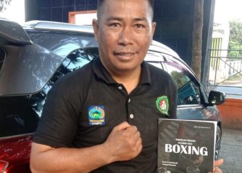 Haornas, Iwan Ermansyah Persembahkan Buku Untuk Dunia Olahraga