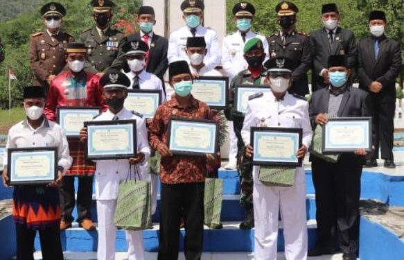Delapan Desa Diberi Penghargaan Atas Pencapaian 70 Persen Target Vaksinasi