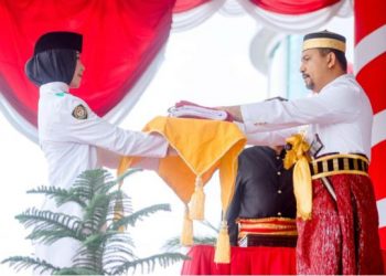 Peserta Upacara Peringatan HUT Kemerdekaan RI 77, Berpakaian Adat