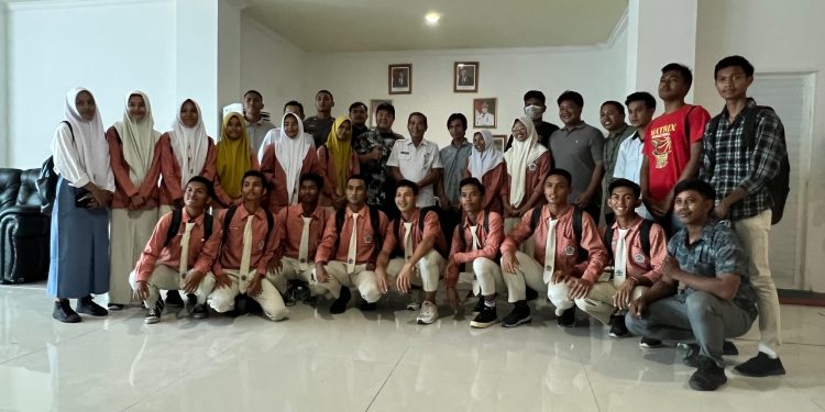 Juara Umum di Kejuaran Basket se Pulau Sumbawa, Pemkab Apresiasi Tim Basket SMA 1 Dompu