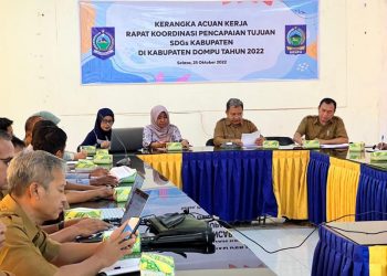 Penjelasan Kepala Bappeda Litbang Dompu Pada Rakor Pencapaian Tujuan SDGs Kabupaten