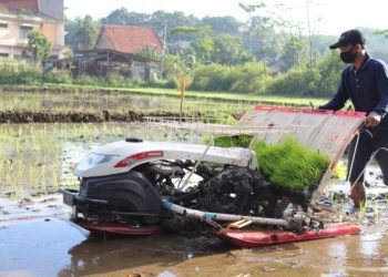 Tingkatkan Produksi Pertanian, Bupati Dompu Dorong Penggunaan Teknologi Pertanian