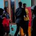Baret NasDem Bagikan Nasi Bungkus Kepada Korban Banjir di Dompu