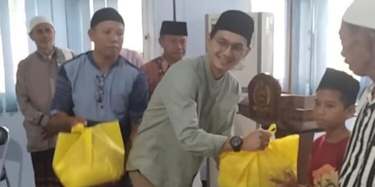 Berbagi Dengan Yatim dan Duafa, PWI Dompu Gandeng PT STM