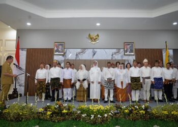 Lantik Pengurus Dekranasda, Gubernur NTB Serukan Pentingnya Pembinaan Pengrajin Lokal