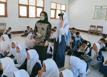 Puskesmas Dompu Timur Gelar Pemeriksaan Mata Gratis di SMPN 5