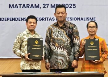 Bupati Dompu Terima Penghargaan WTP Atas LKPD Tahun 2024