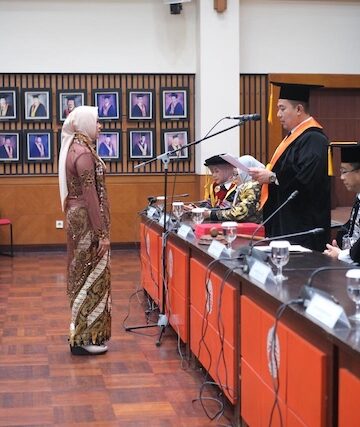 Encop Sopia, Doktor Baru UI Bedah Politik Gender di Banten dan Jawa Barat
