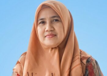 Hj. Jumrah : Jantung Semangat Tatkala Kesibukan di Prokopim Dompu