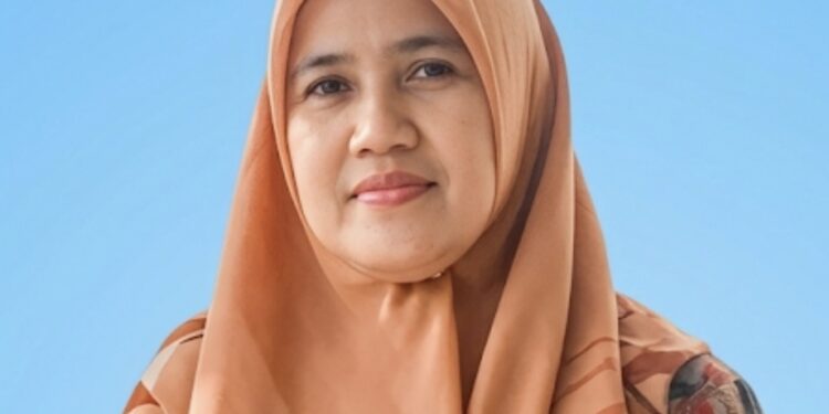 Hj. Jumrah : Jantung Semangat Tatkala Kesibukan di Prokopim Dompu