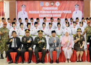 Bupati Dompu Kukuhkan Paskibraka 2026, Titipkan Pesan Persatuan kepada Generasi Muda