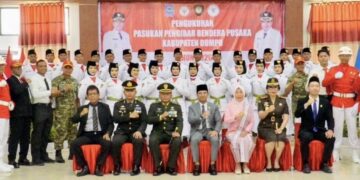 Bupati Dompu Kukuhkan Paskibraka 2026, Titipkan Pesan Persatuan kepada Generasi Muda